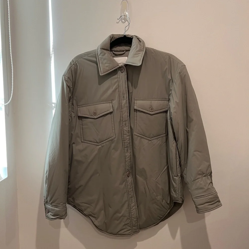 Aritzia Light Olive Green Lightweight Puffer Shirt Jacket - Picture 1 of 4